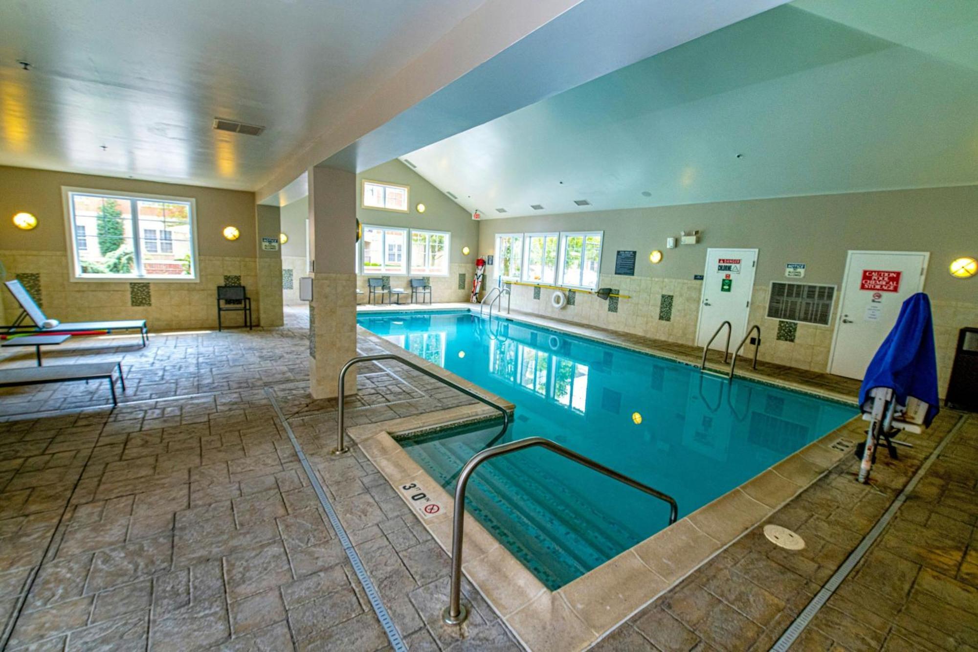 Residence Inn By Marriott Woodbridge Edison/Raritan Center Екстериор снимка